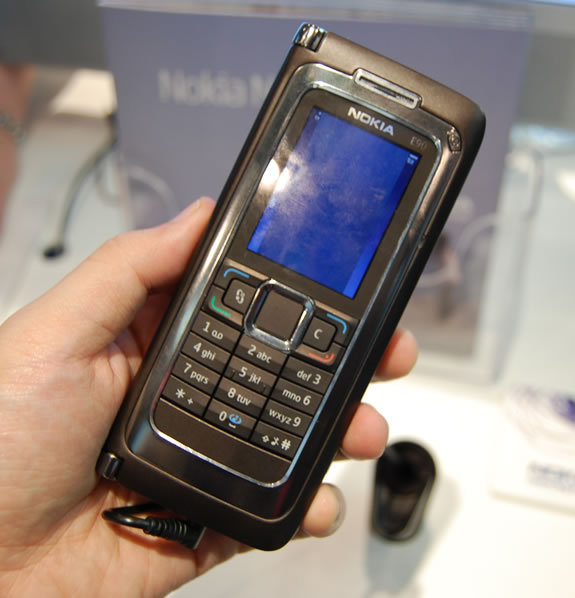 Nokia E90 — теперь официально. Фото.